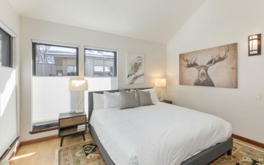 S 134 Tomboy Street 8